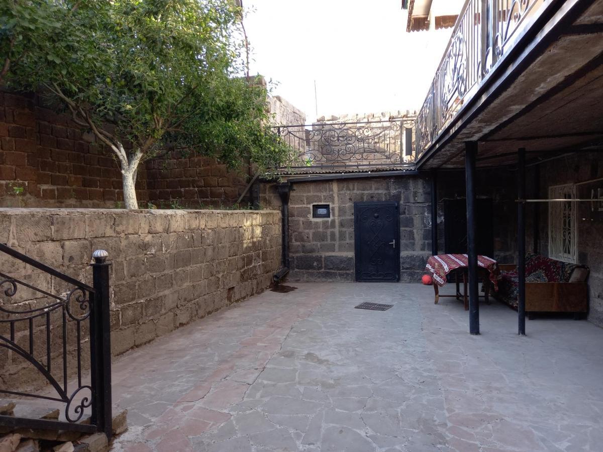 H.A.S.K Bed & Breakfast Gyumri Ngoại thất bức ảnh